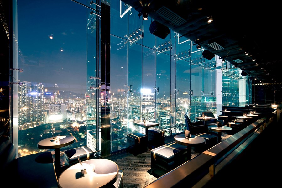 Aqua Spirit Hong Kong nightlife bar dramatic architecture
